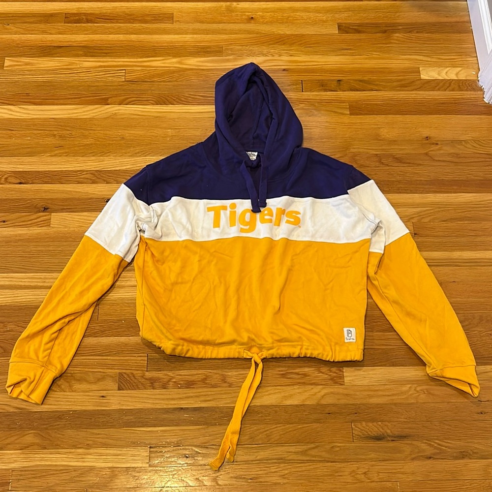 Pressbox LSU Tiger sweatshirt size medium.